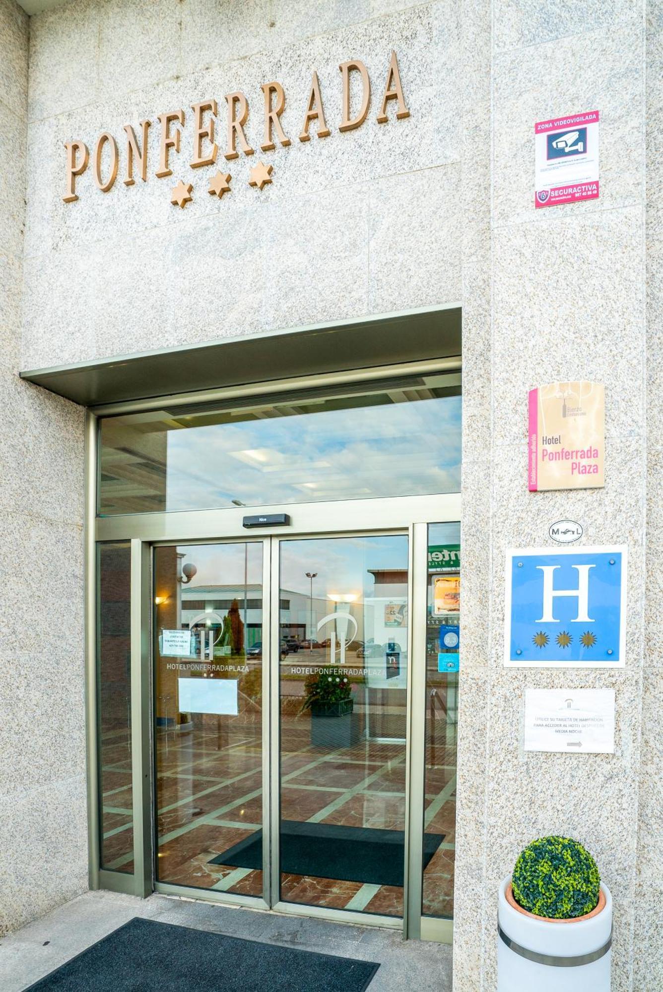 Hotel Ponferrada Plaza Exterior foto